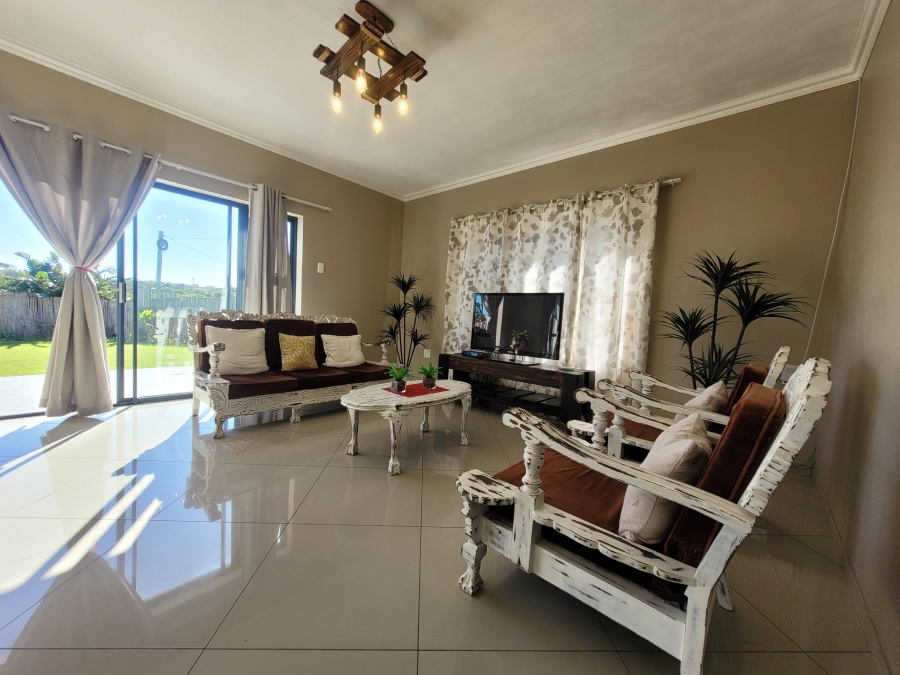 3 Bedroom Property for Sale in Wavecrest Eastern Cape